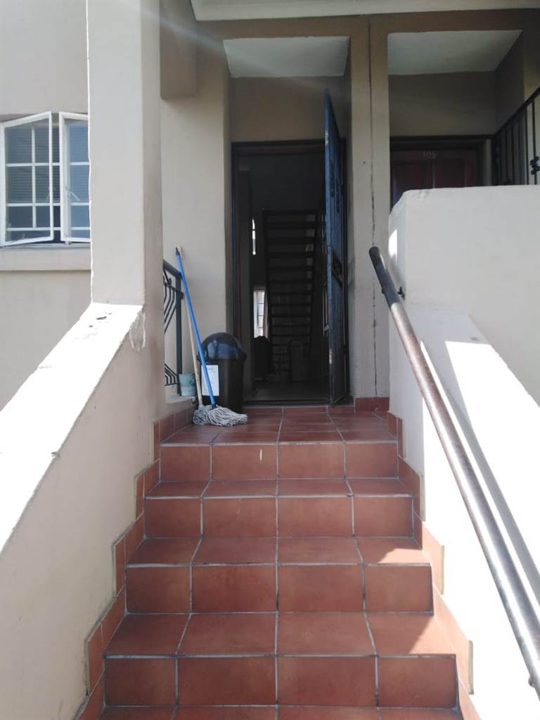 2 Bed Townhouse in Castleview photo number 4
