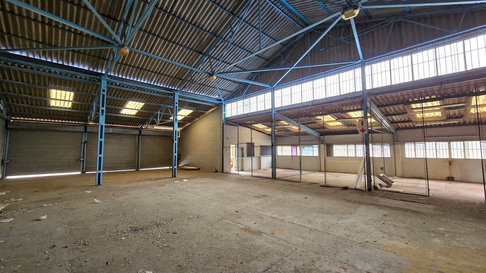 775  m² Commercial space in East London Central photo number 16