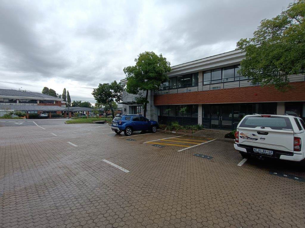 153  m² Commercial space in Bryanston photo number 2