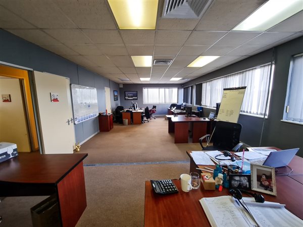 160  m² Office Space in Oakdale
