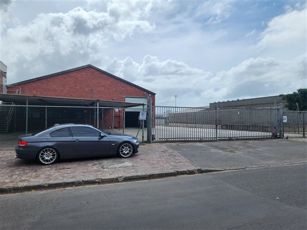 3 968  m² Industrial space