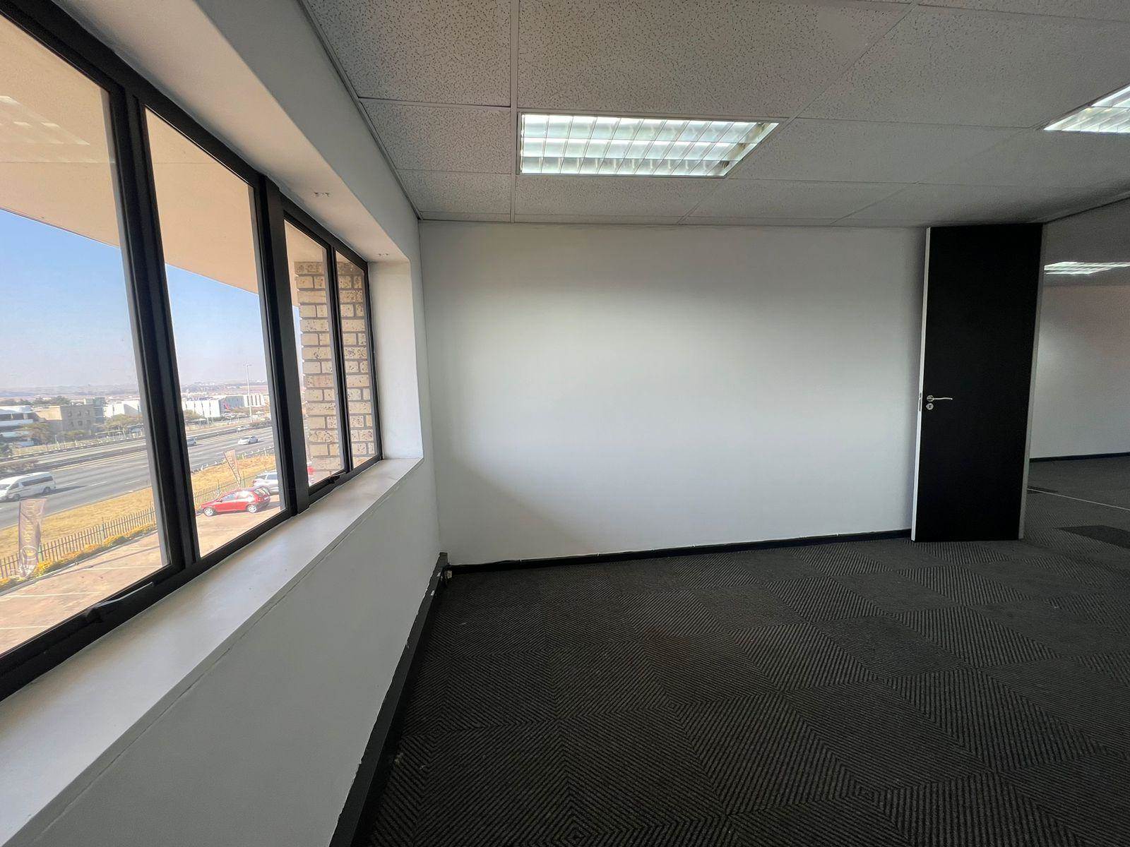 24  m² Commercial space in Rivonia photo number 13