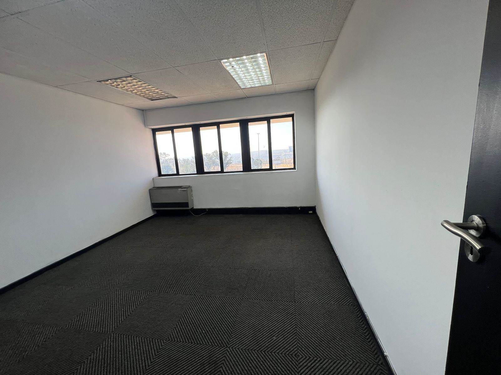 24  m² Commercial space in Rivonia photo number 6
