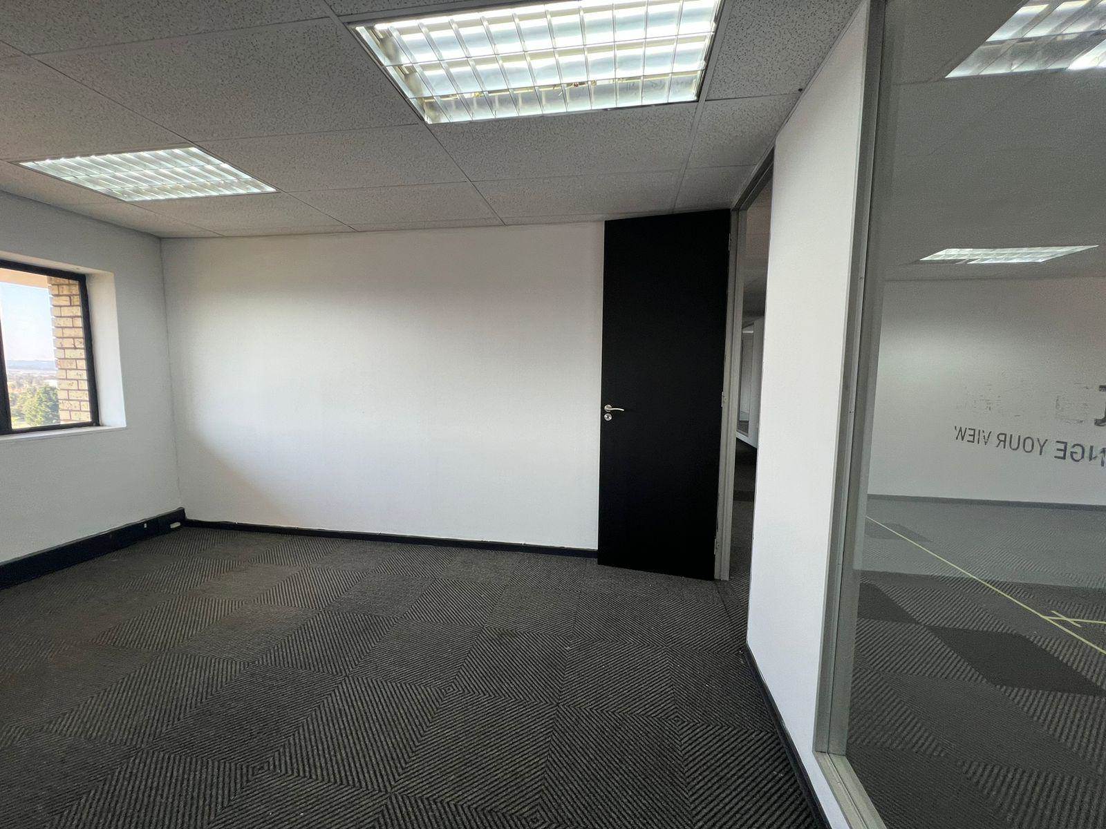 24  m² Commercial space in Rivonia photo number 12