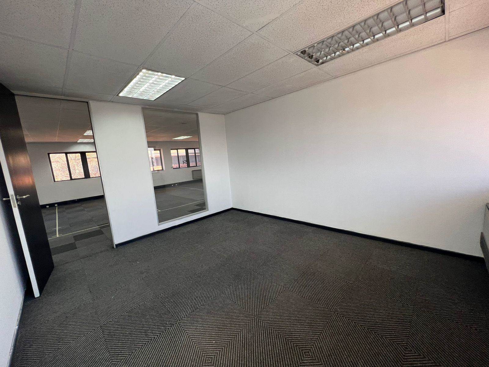 24  m² Commercial space in Rivonia photo number 18