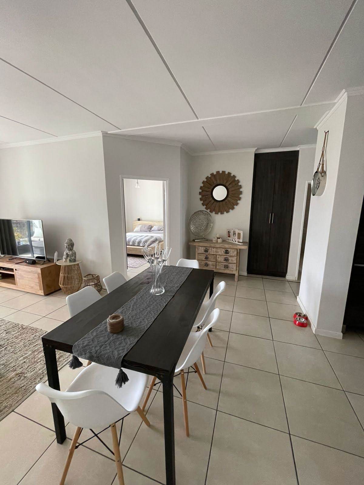 2 Bed Apartment in Modderfontein photo number 27
