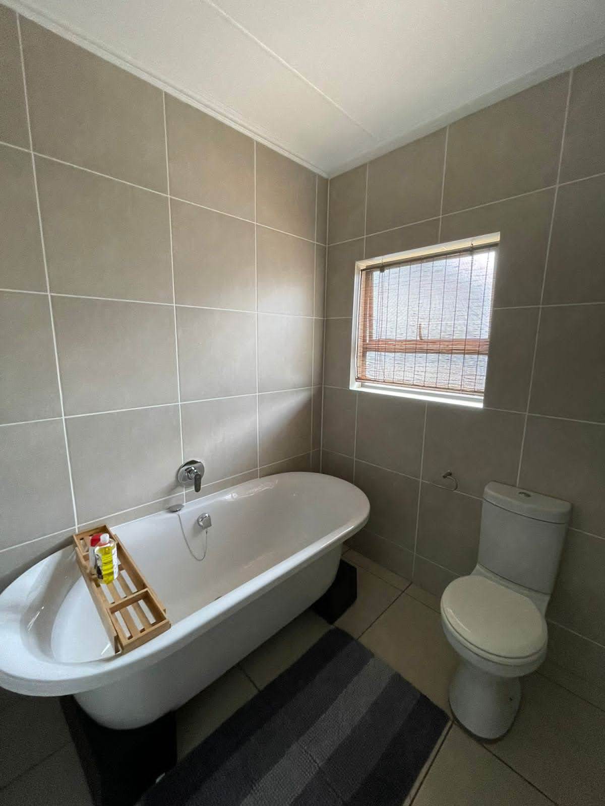 2 Bed Apartment in Modderfontein photo number 30