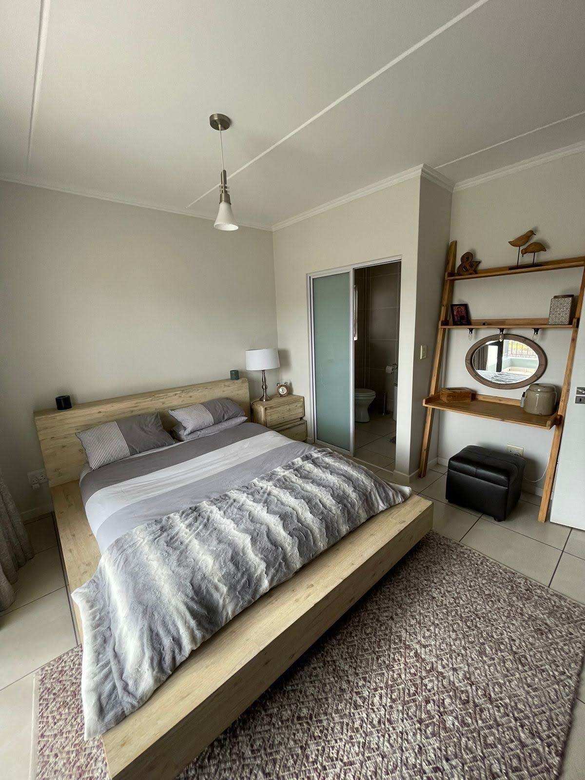 2 Bed Apartment in Modderfontein photo number 21