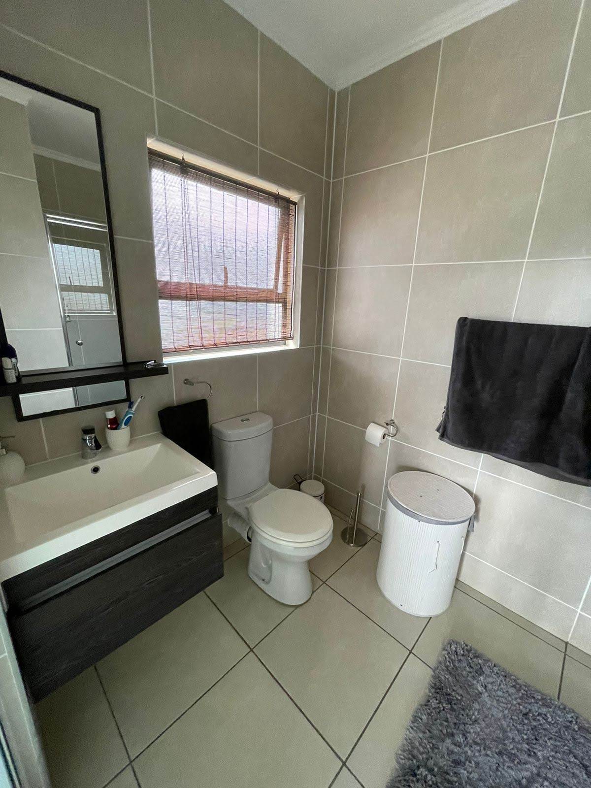 2 Bed Apartment in Modderfontein photo number 22