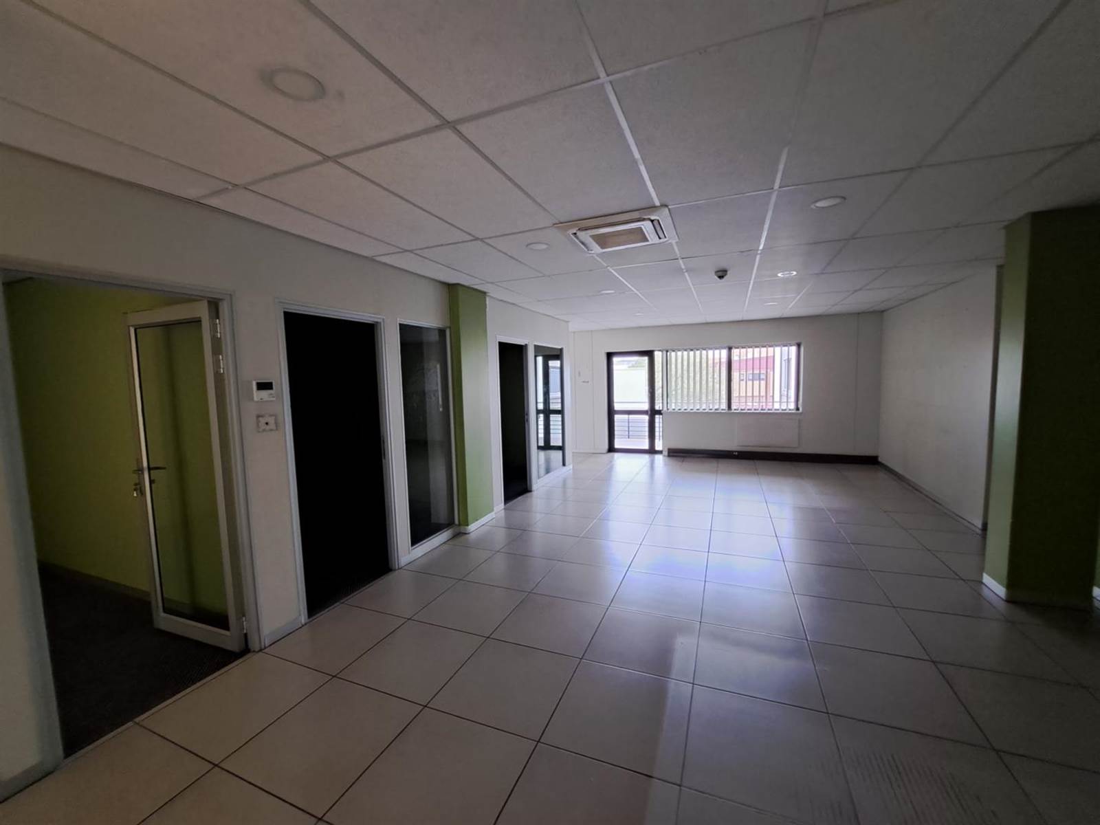 815  m² Office Space in Centurion CBD photo number 1