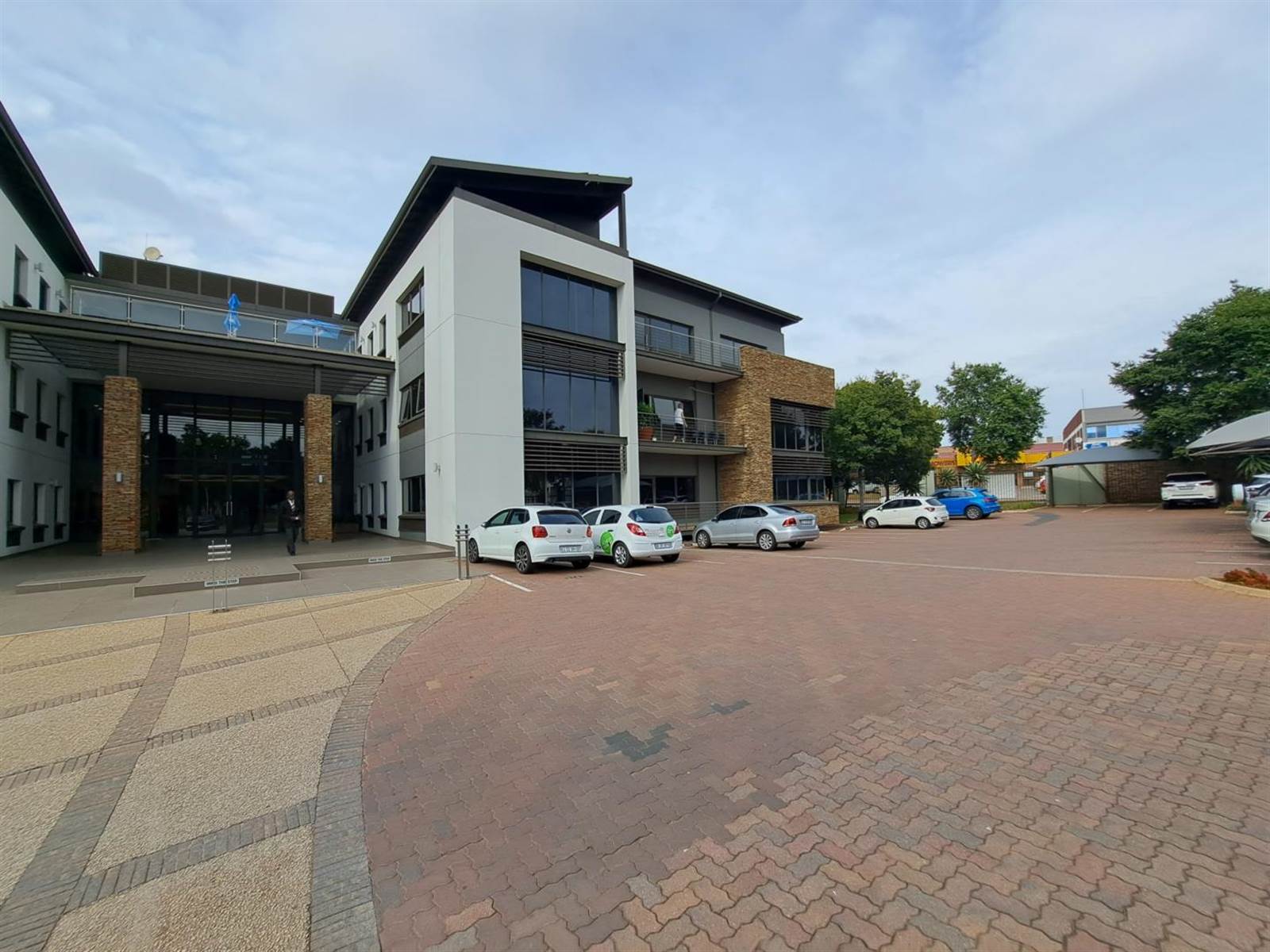 815  m² Office Space in Centurion CBD photo number 2