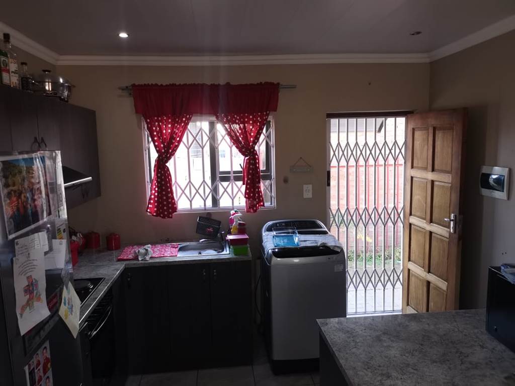 3 Bed House in Roodewal and surrounds photo number 8