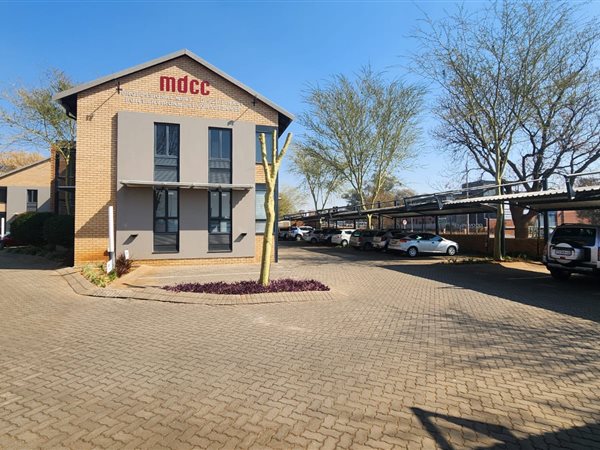 307  m² Commercial space