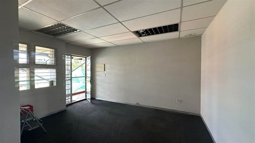 130  m² Commercial space in Highveld photo number 10