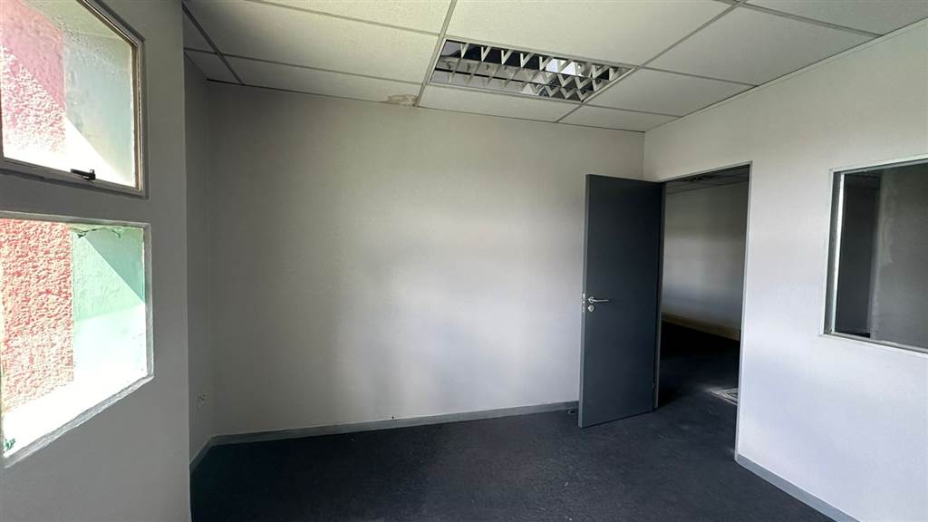 130  m² Commercial space in Highveld photo number 5
