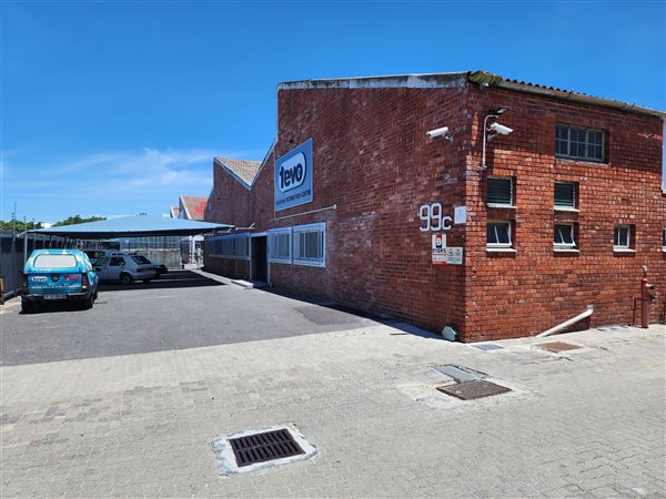 1 216  m² Industrial space