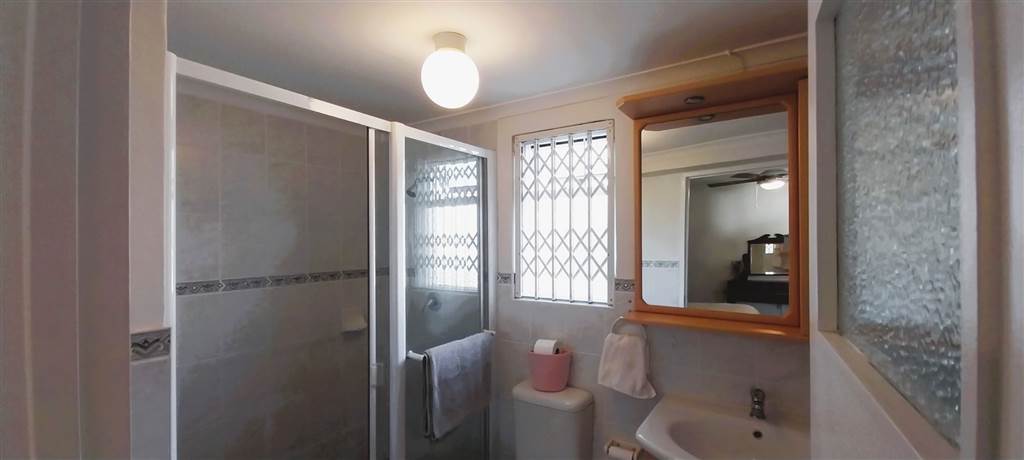 2 Bed House in Fish Hoek photo number 12