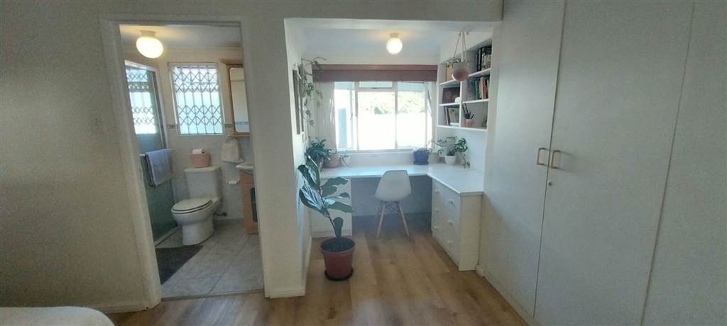 2 Bed House in Fish Hoek photo number 11