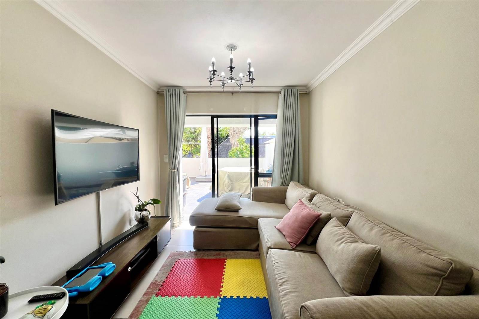 2 Bed Apartment in Rivonia photo number 12