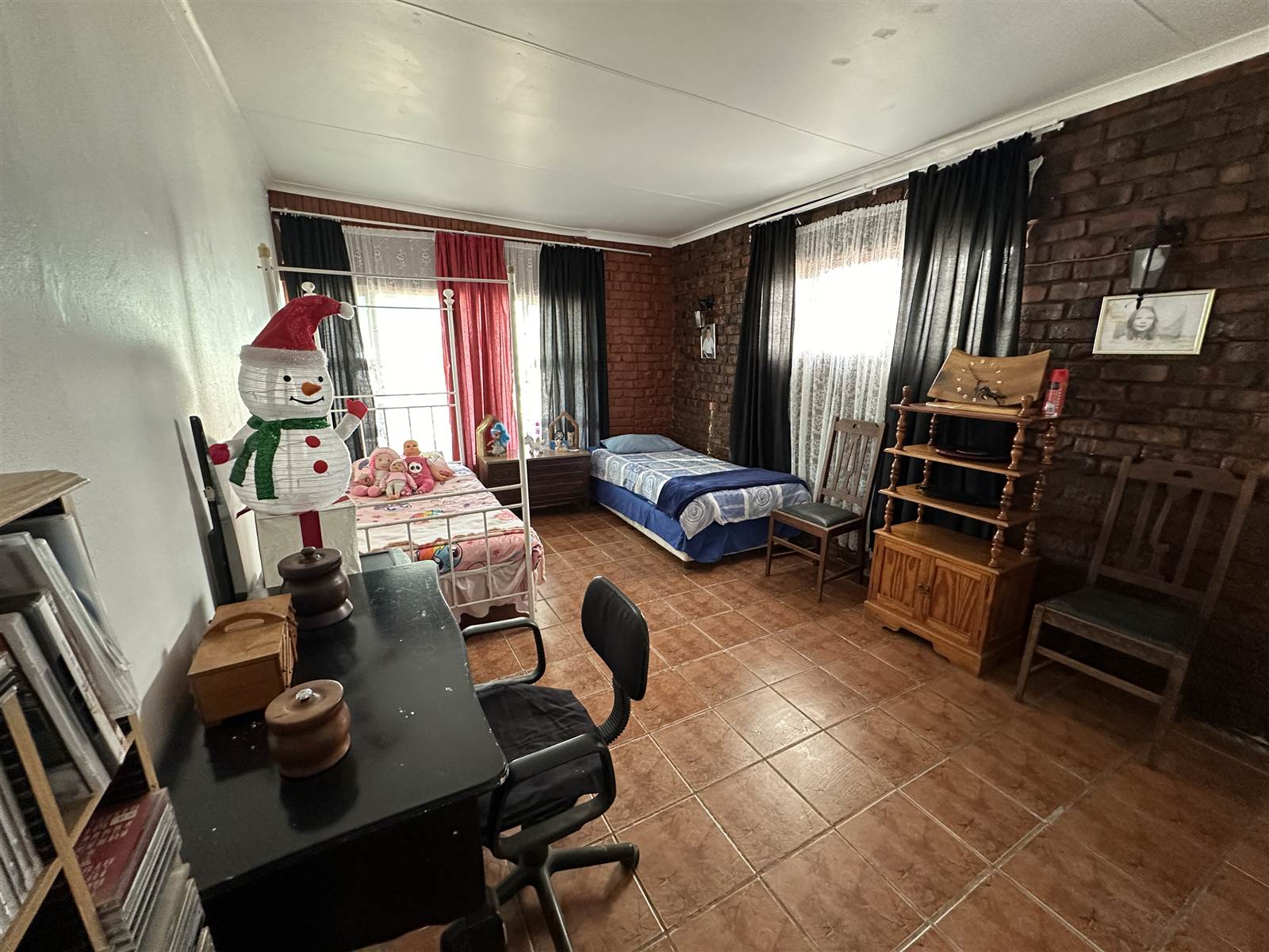 3 Bed House in Van Riebeeck Heights photo number 28
