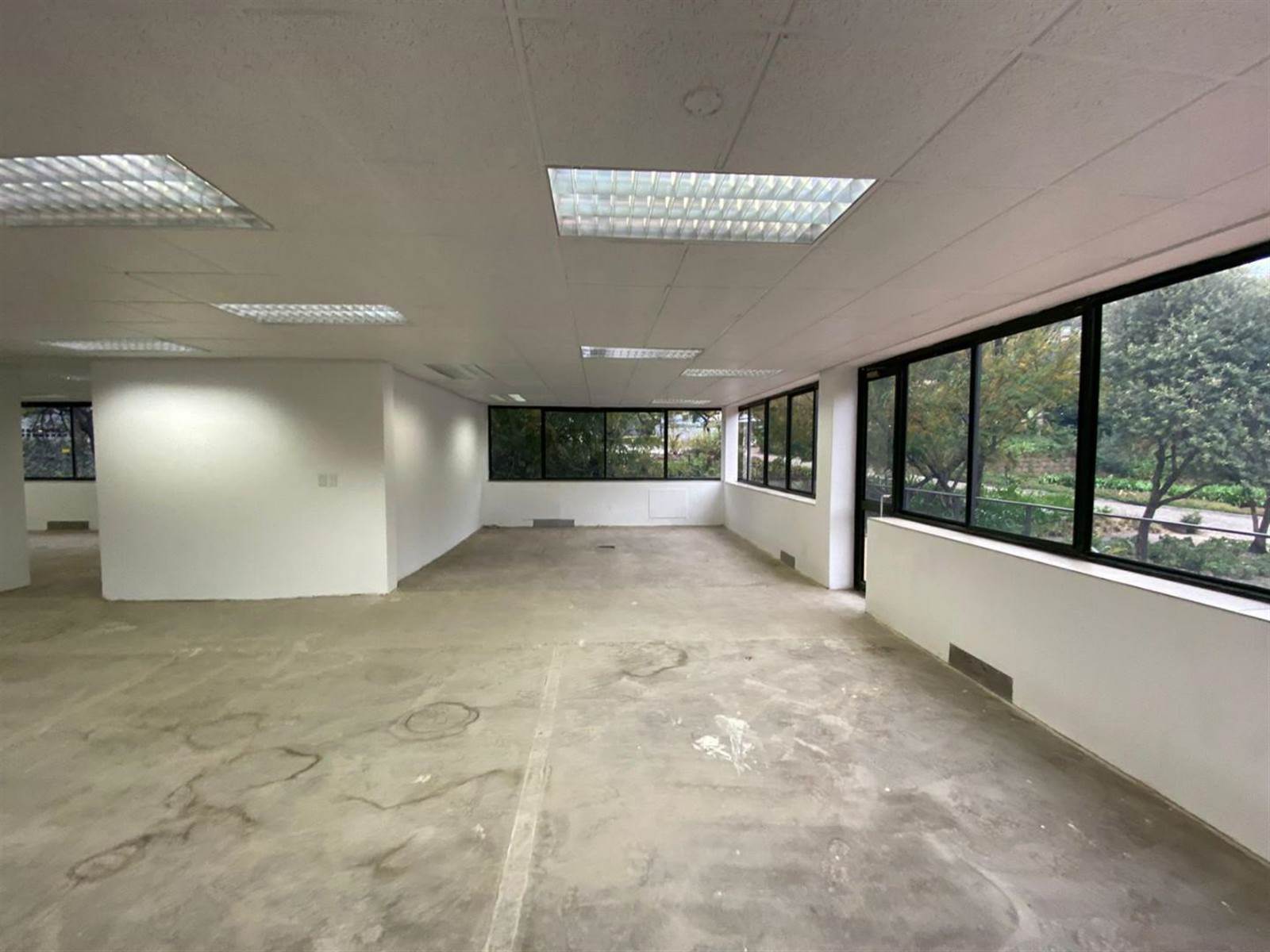 318  m² Commercial space in Woodmead photo number 9