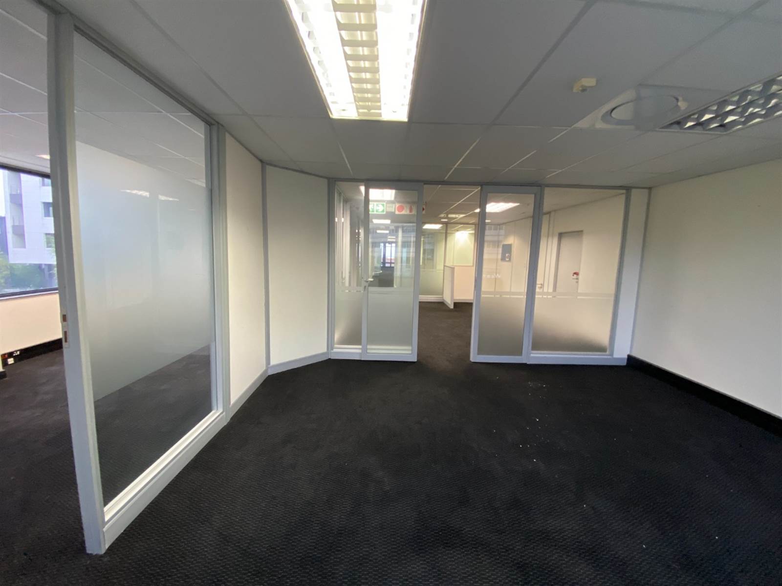 417  m² Commercial space in Sandown photo number 4