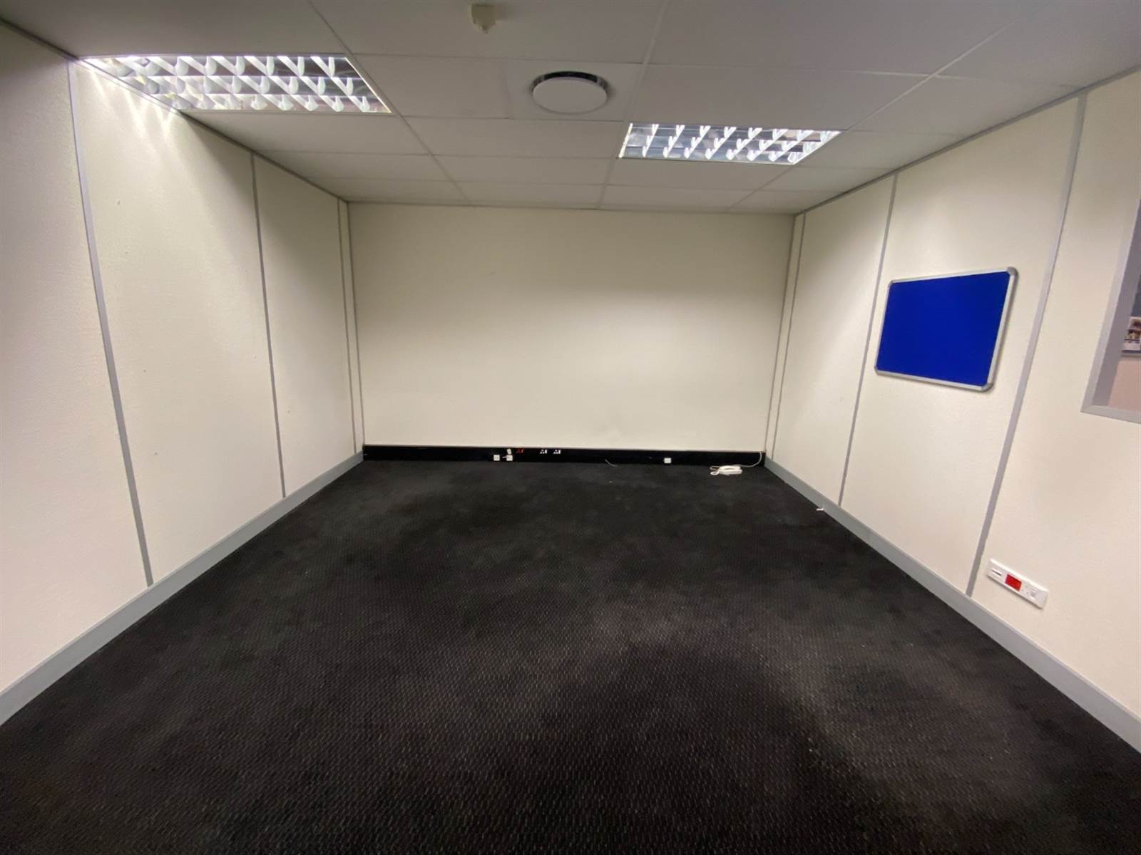 417  m² Commercial space in Sandown photo number 2