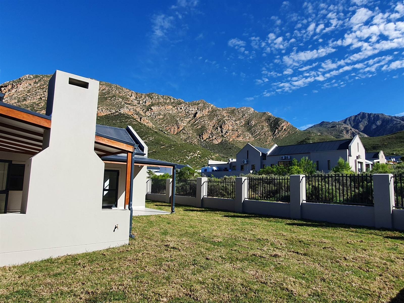 2 Bed House in Montagu photo number 3