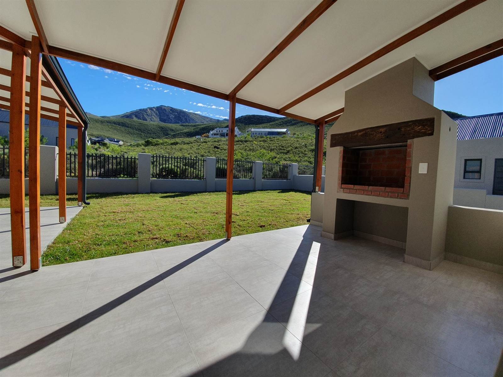 2 Bed House in Montagu photo number 25