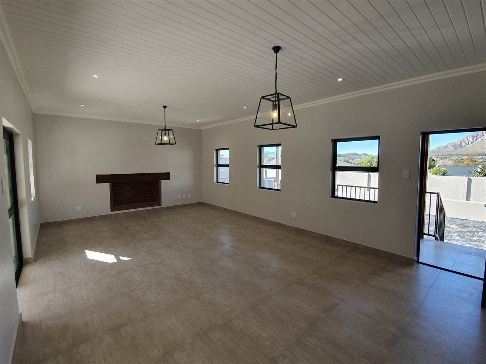 2 Bed House in Montagu photo number 9