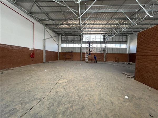 495  m² Industrial space