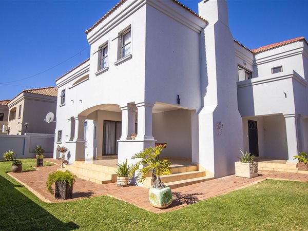 4 Bedroom House 4 Bedroom House