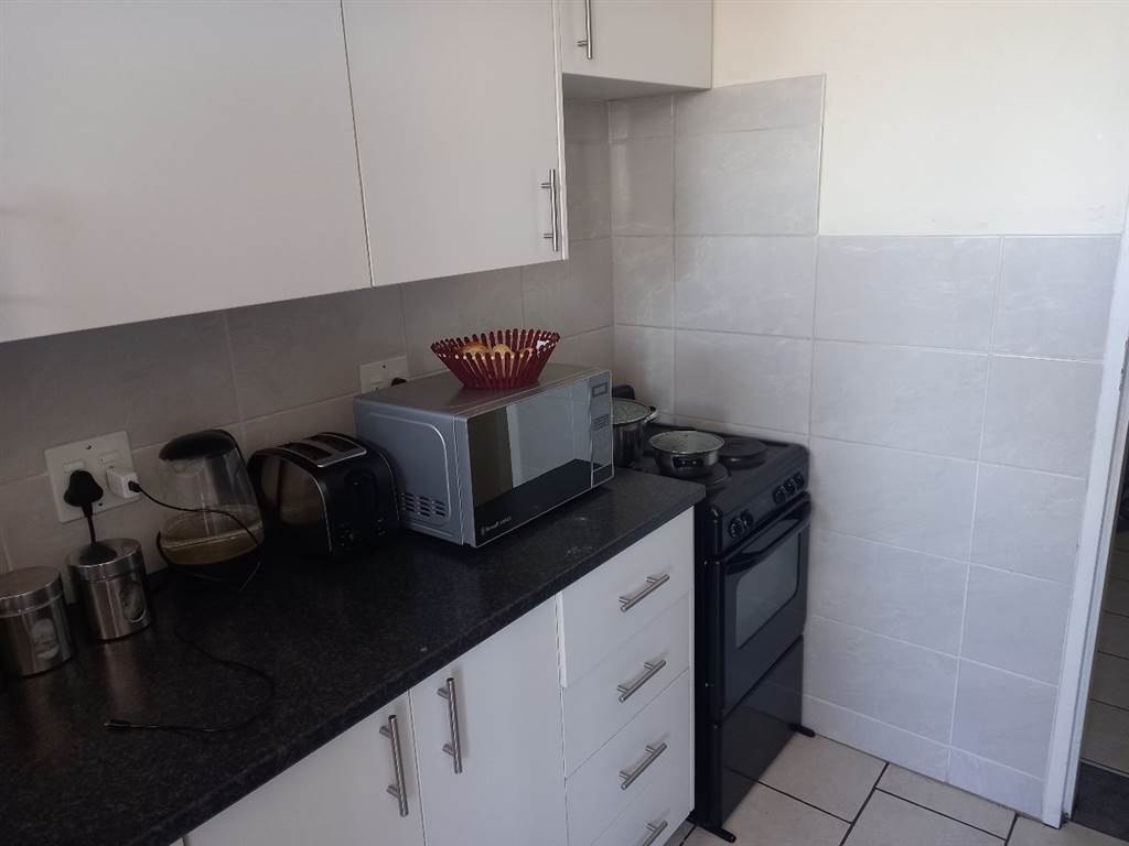 1 Bed Flat in Alberton photo number 3