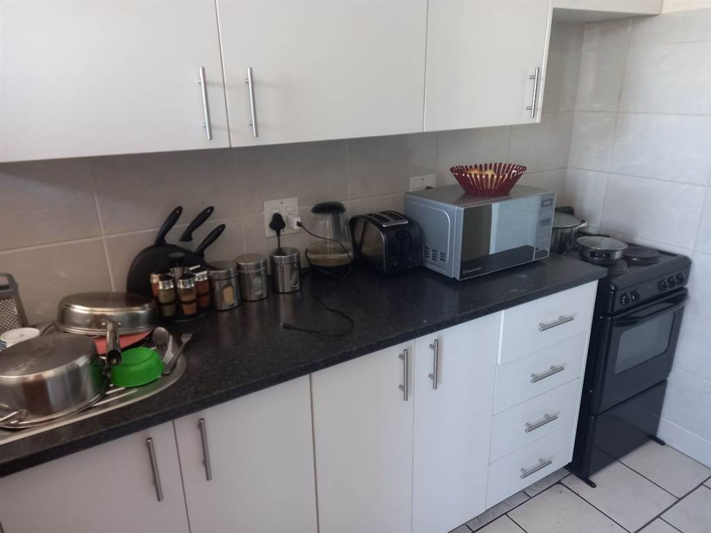 1 Bed Flat in Alberton photo number 4
