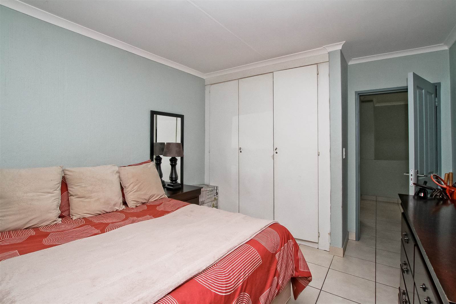 2 Bed Apartment in Corlett Gardens photo number 11
