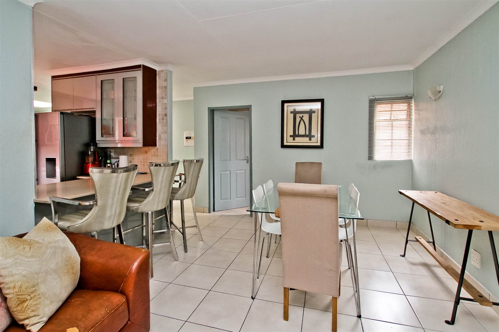 2 Bed Apartment in Corlett Gardens photo number 5
