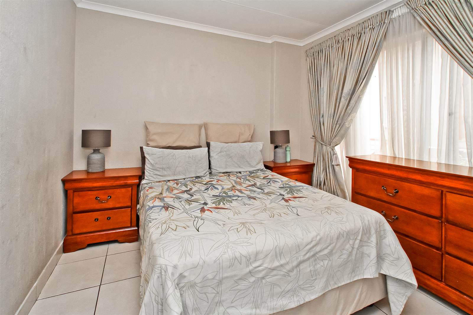 2 Bed Apartment in Corlett Gardens photo number 14