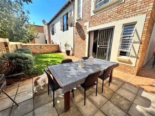 3 Bedroom Townhouse 3 Bedroom Townhouse