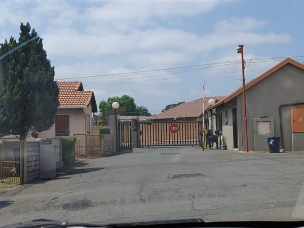 3 Bedroom Townhouse 3 Bedroom Townhouse