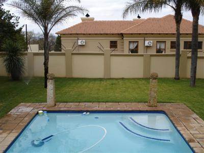 5 Bed House in Waterkloof Ridge photo number 19