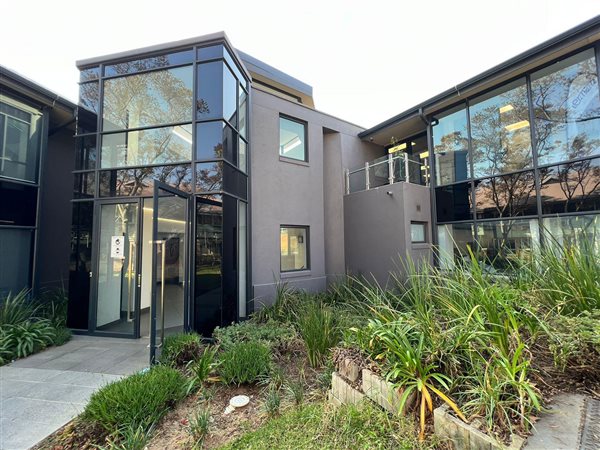 1101  m² Commercial space in Woodmead