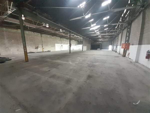 659  m² Industrial space