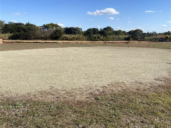 512 m² Land