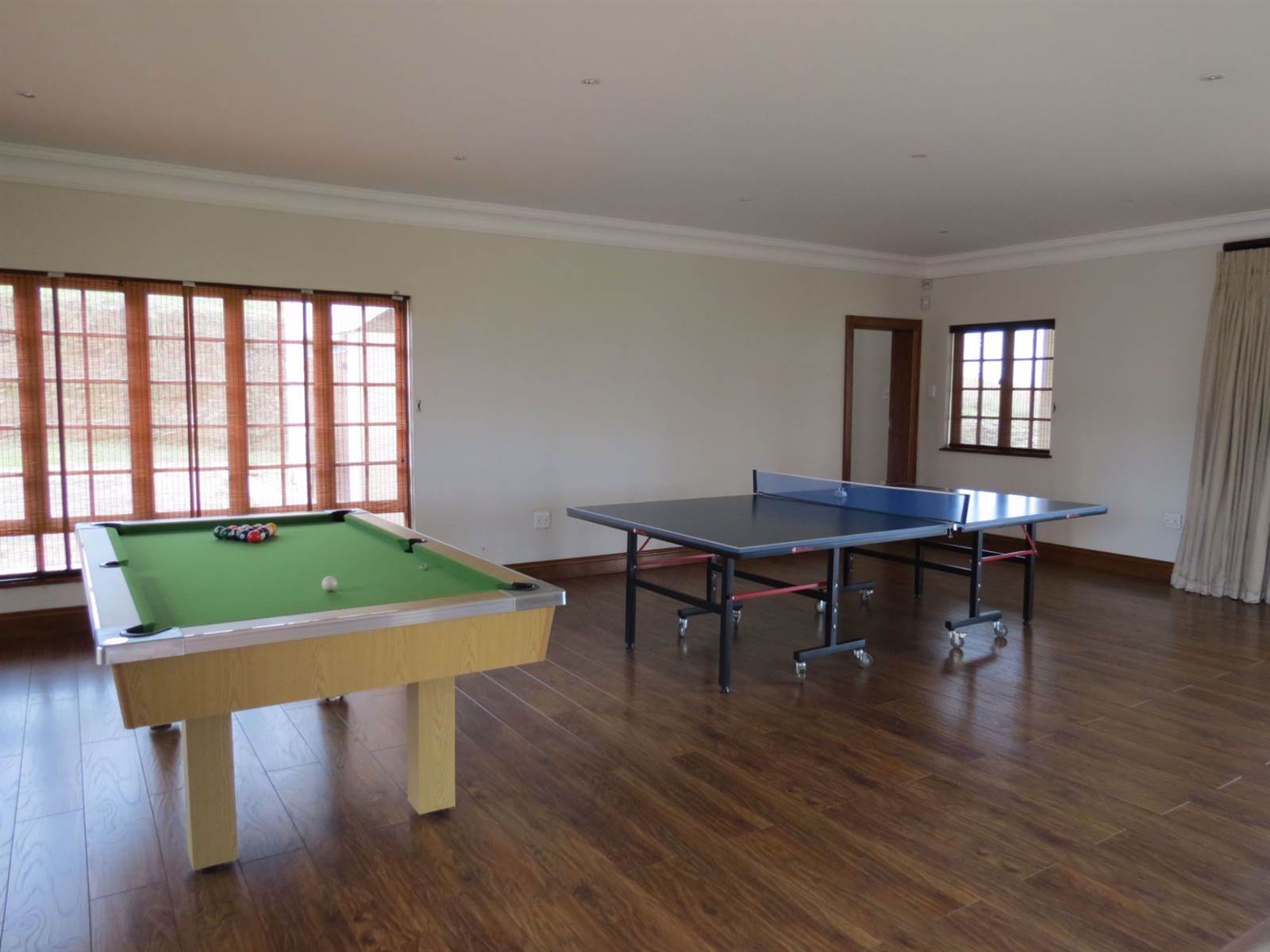 4 Bed House in Dullstroom photo number 8