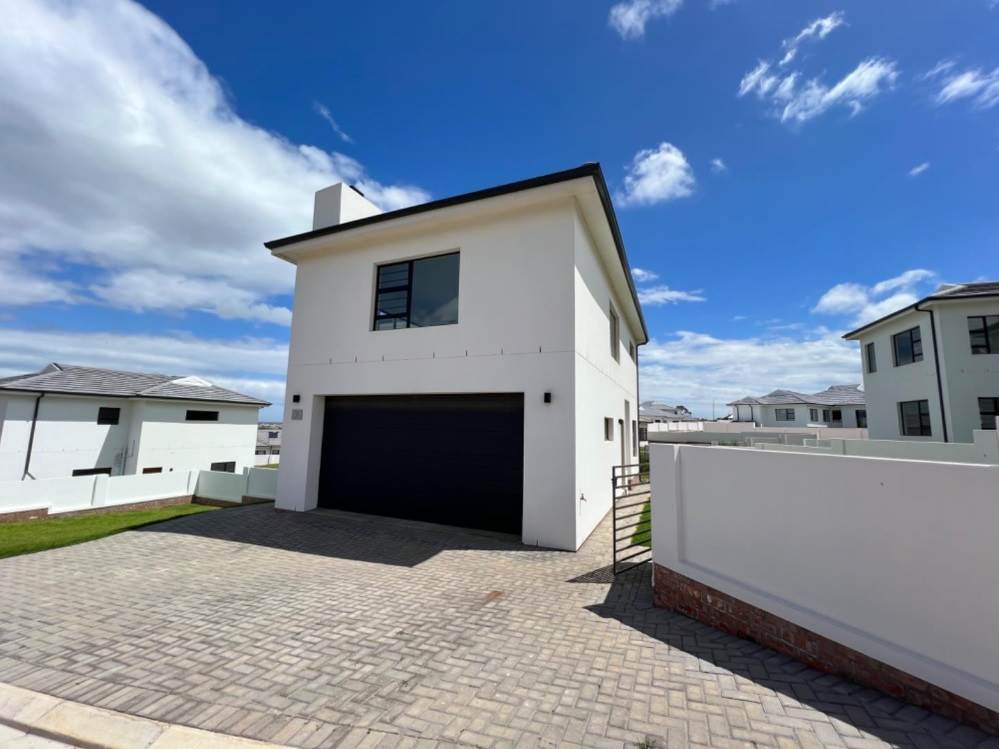 3 Bed House in Jeffreys Bay photo number 21