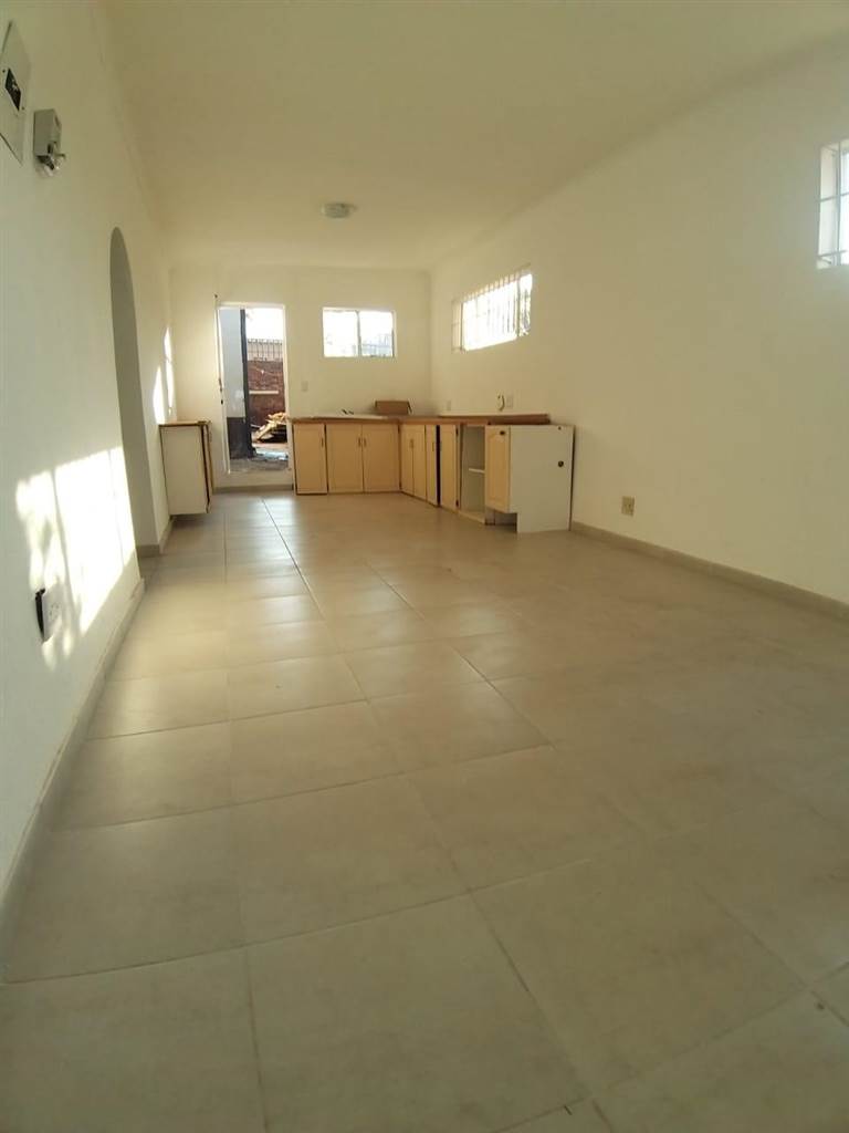 9 Bed House in Erasmia photo number 5
