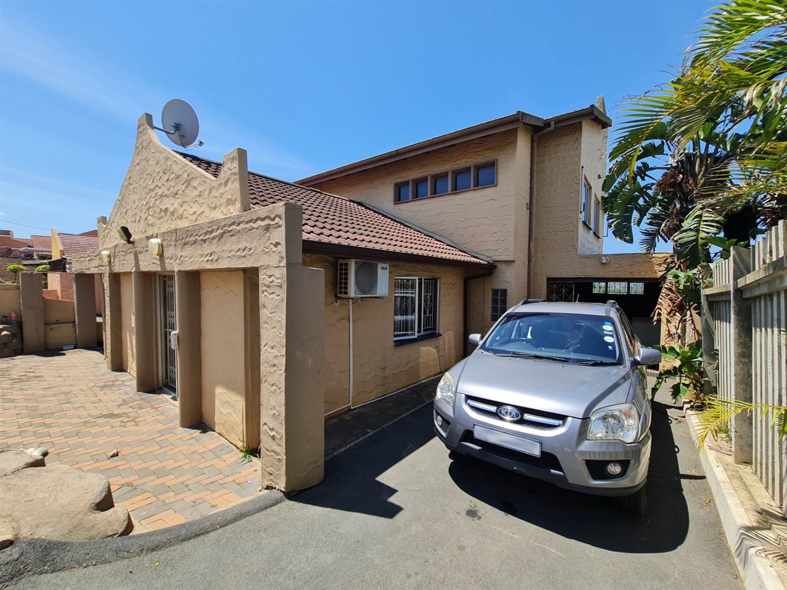 4 Bed House in Newlands West photo number 8