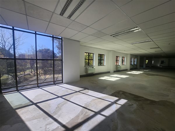 1 485.4  m² Commercial space