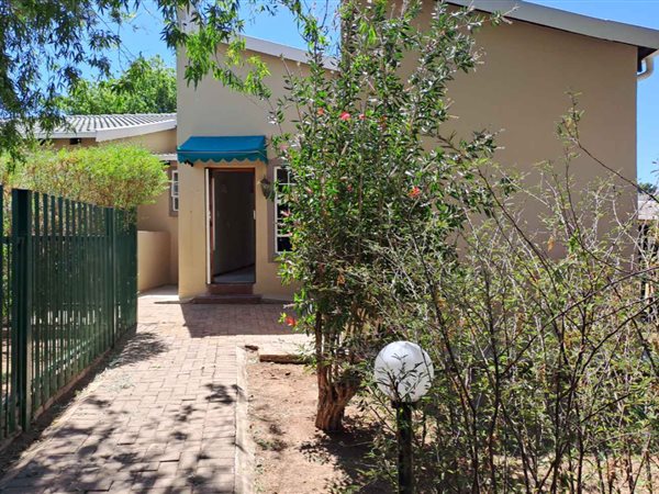 3 Bed Townhouse in Meyersdal