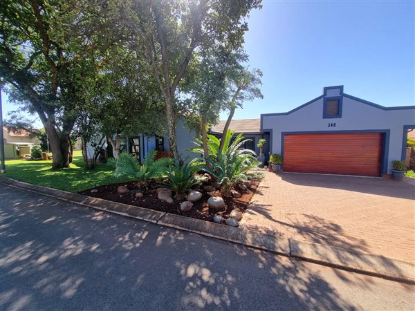 4 Bed House in Buffelspoort